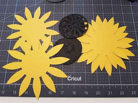 Free Cricut Sunflower Template